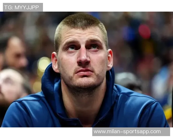 约基奇半场表现抢眼但失误频繁14分4板4助5次失误影响球队节奏