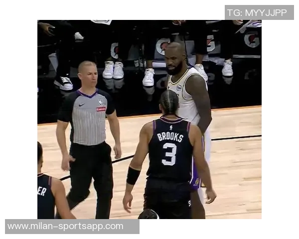 布克承认犯规认为詹姆斯未必能投中关键球