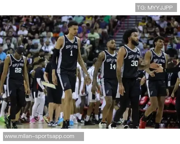 薪资专家建议独行侠交易浓眉与欧文迅速围绕弗拉格重建球队竞争力